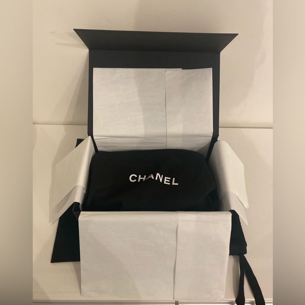 Chanel - Picture 5 of 13
